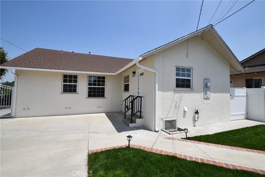 2326 W 183rd