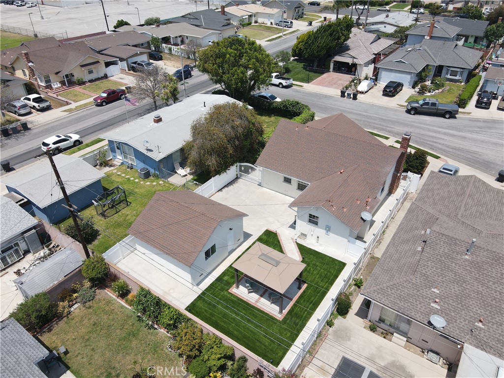 2326 W 183rd