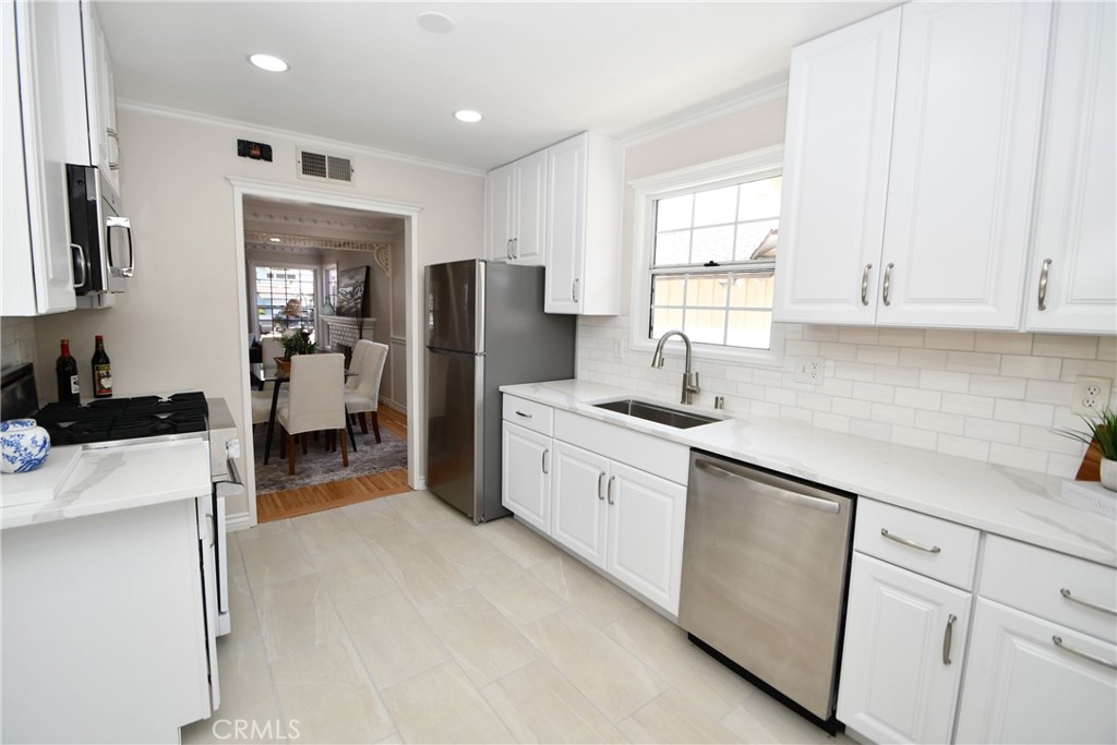2326 W 183rd
