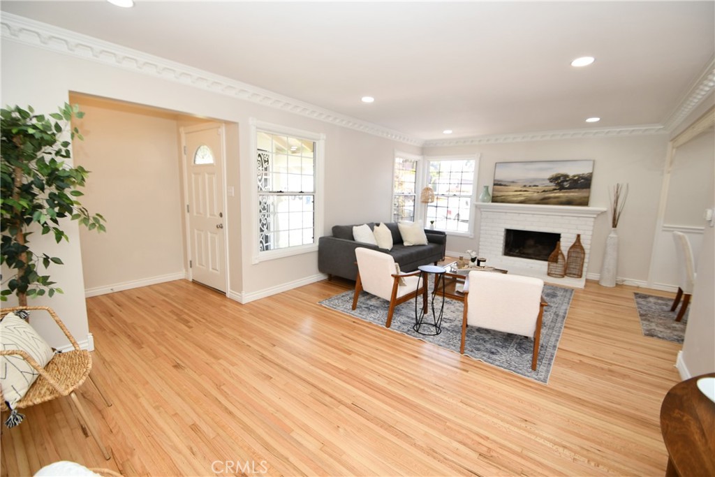 2326 W 183rd