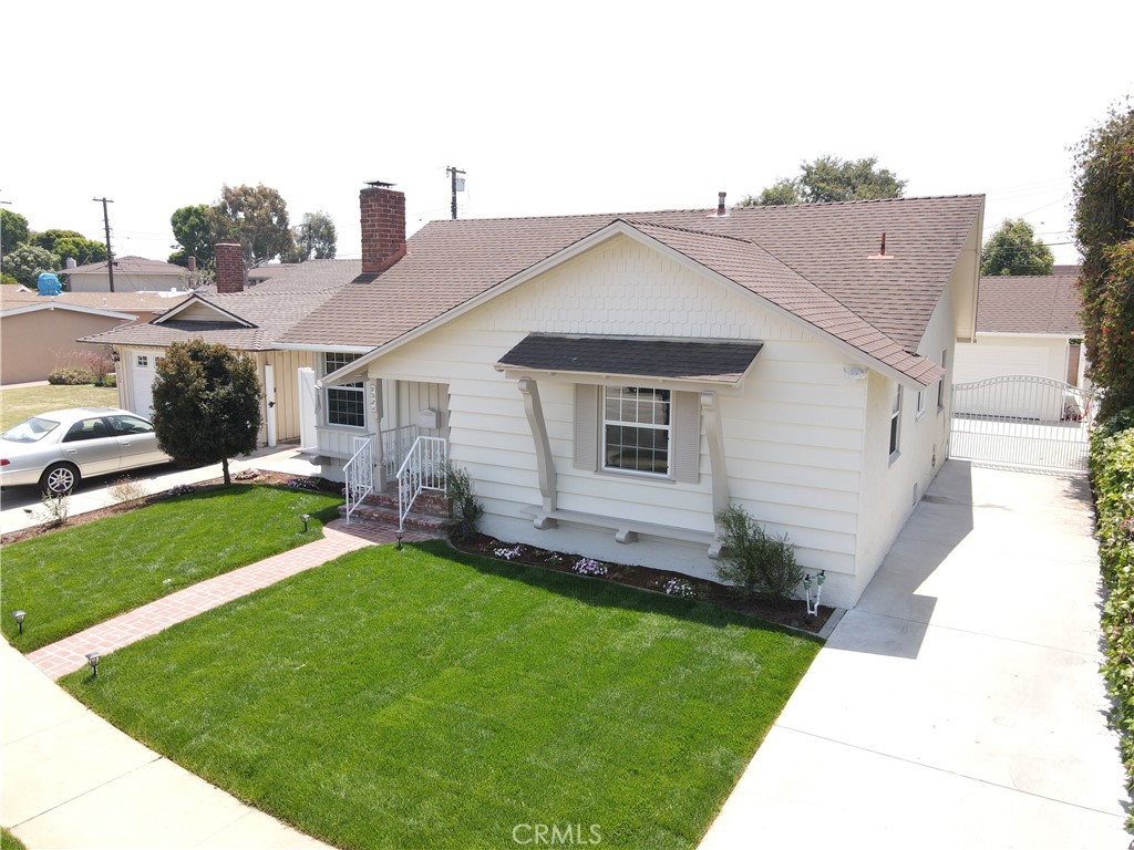 2326 W 183rd