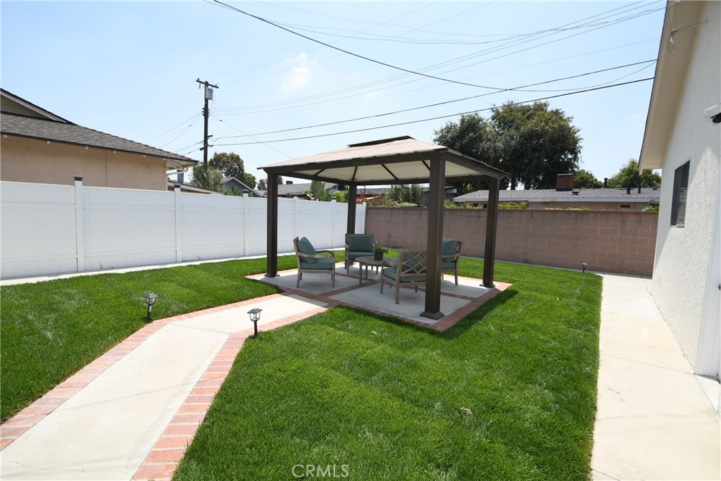 2326 W 183rd