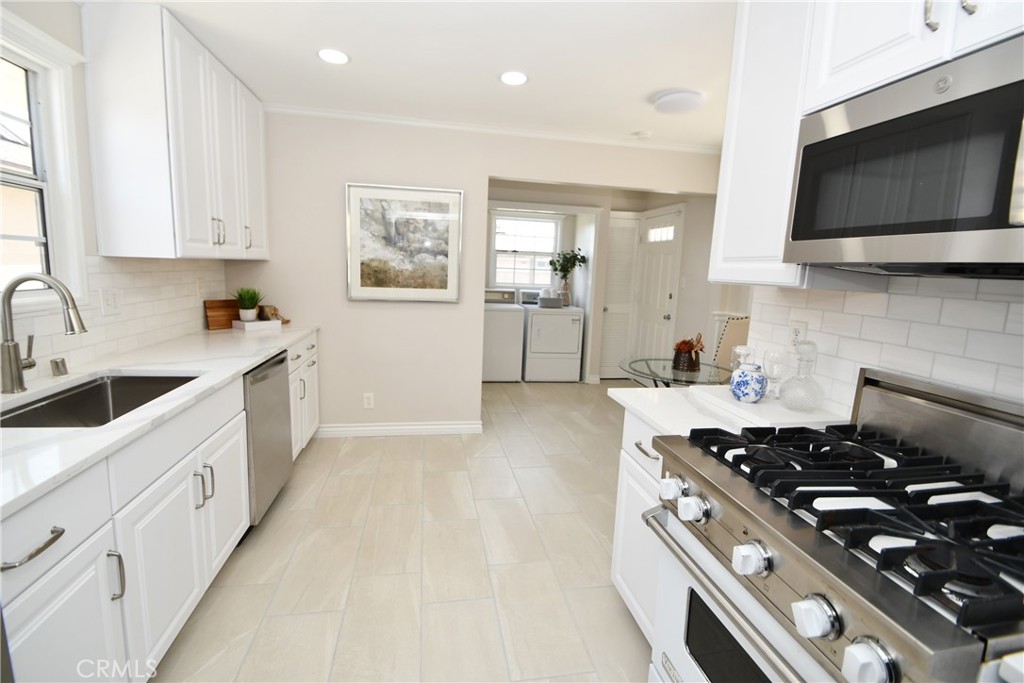 2326 W 183rd