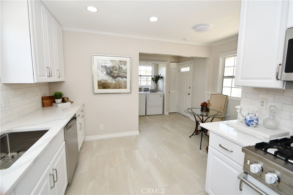 2326 W 183rd