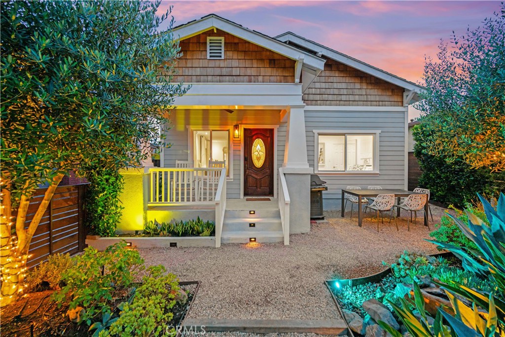 1121 S Eucalyptus
