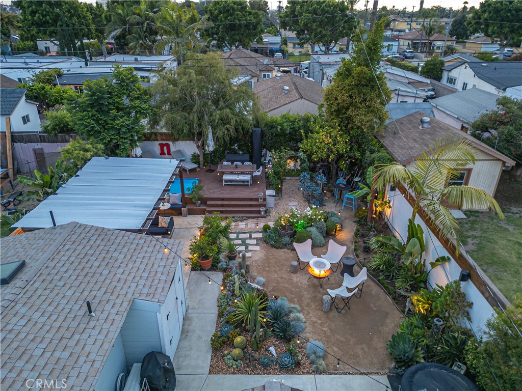 1121 S Eucalyptus