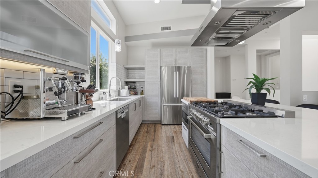 2520 Nelson #C Avenue C