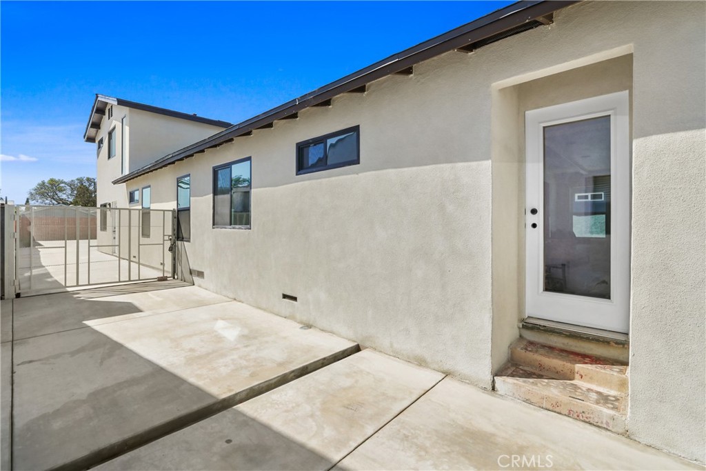 1614 W 214th