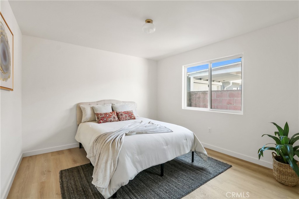 1614 W 214th