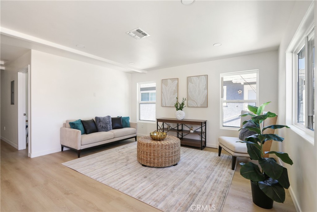 1614 W 214th