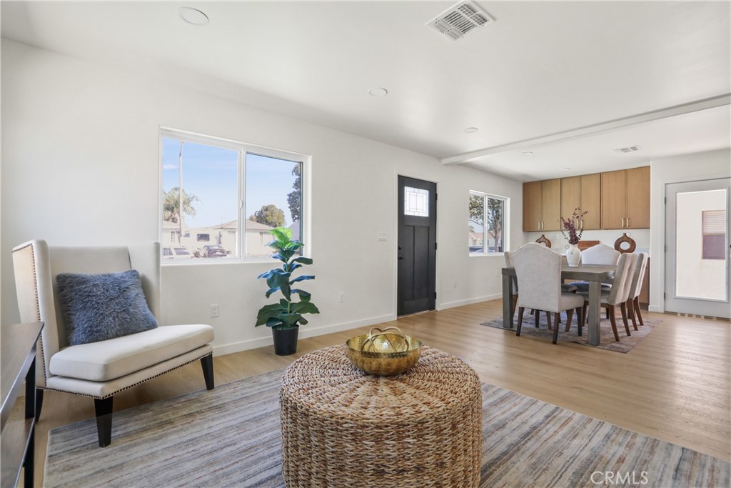 1614 W 214th