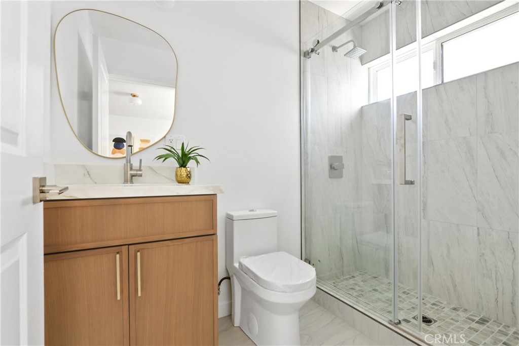 1614 W 214th