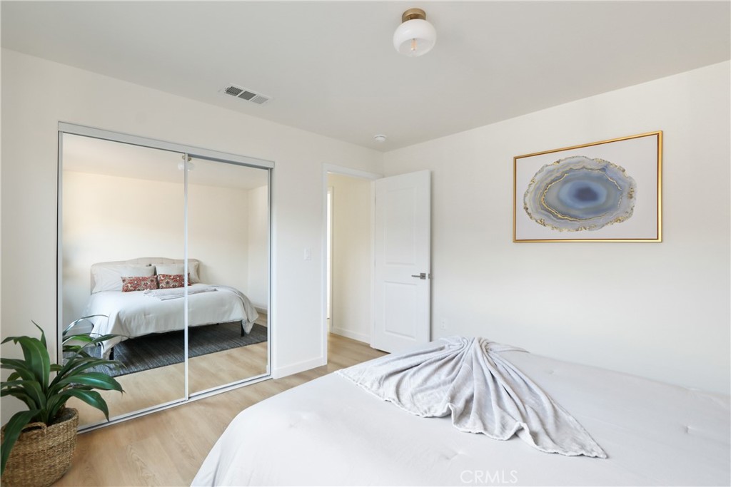 1614 W 214th