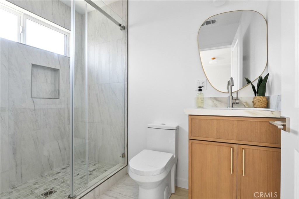 1614 W 214th