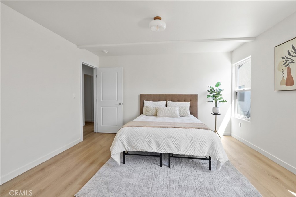 1614 W 214th