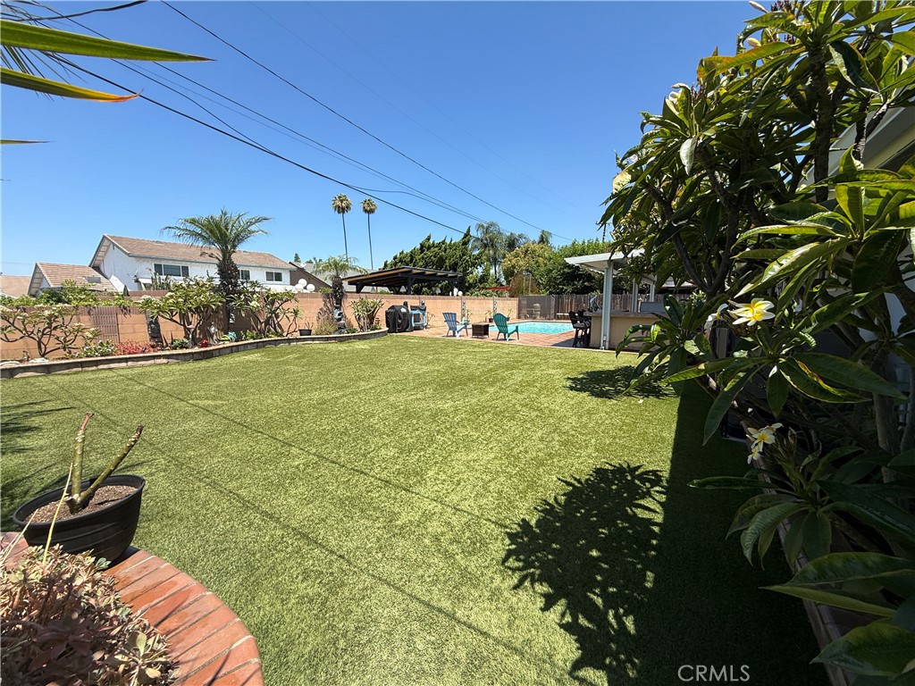 223 N Garsden