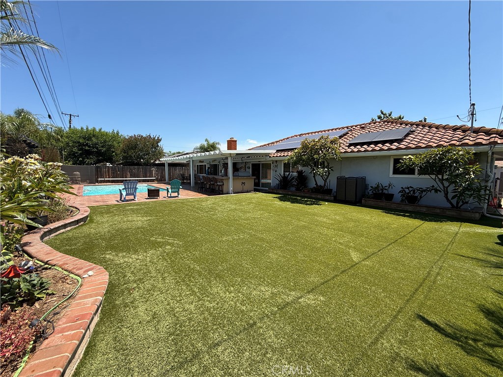 223 N Garsden