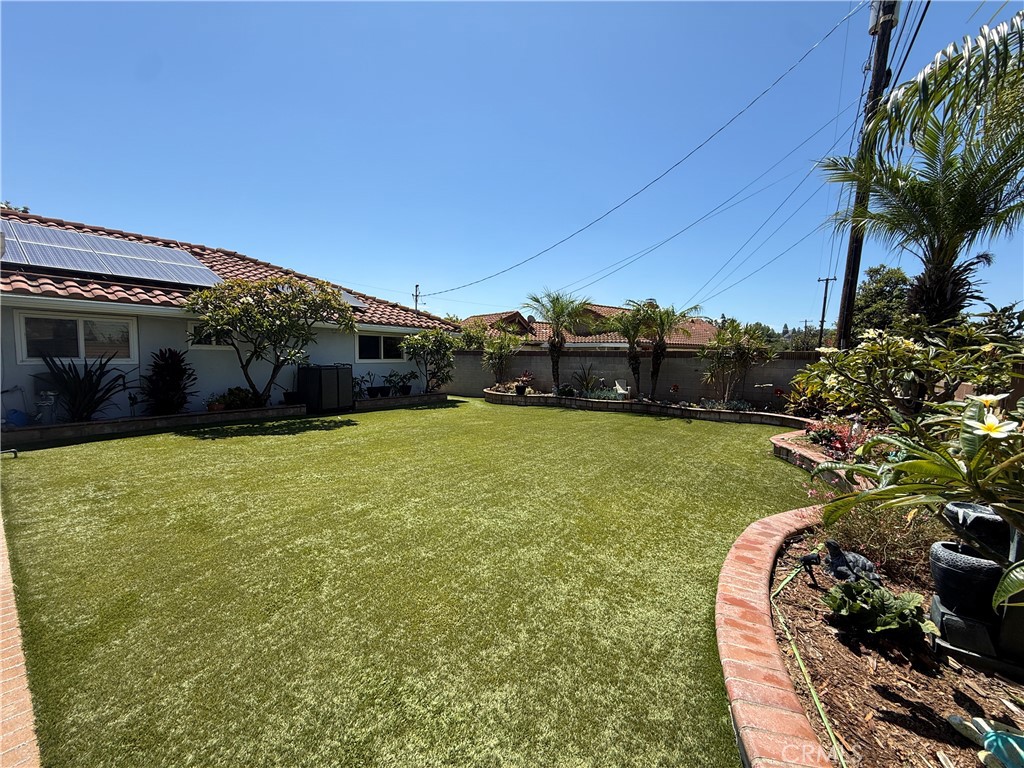 223 N Garsden