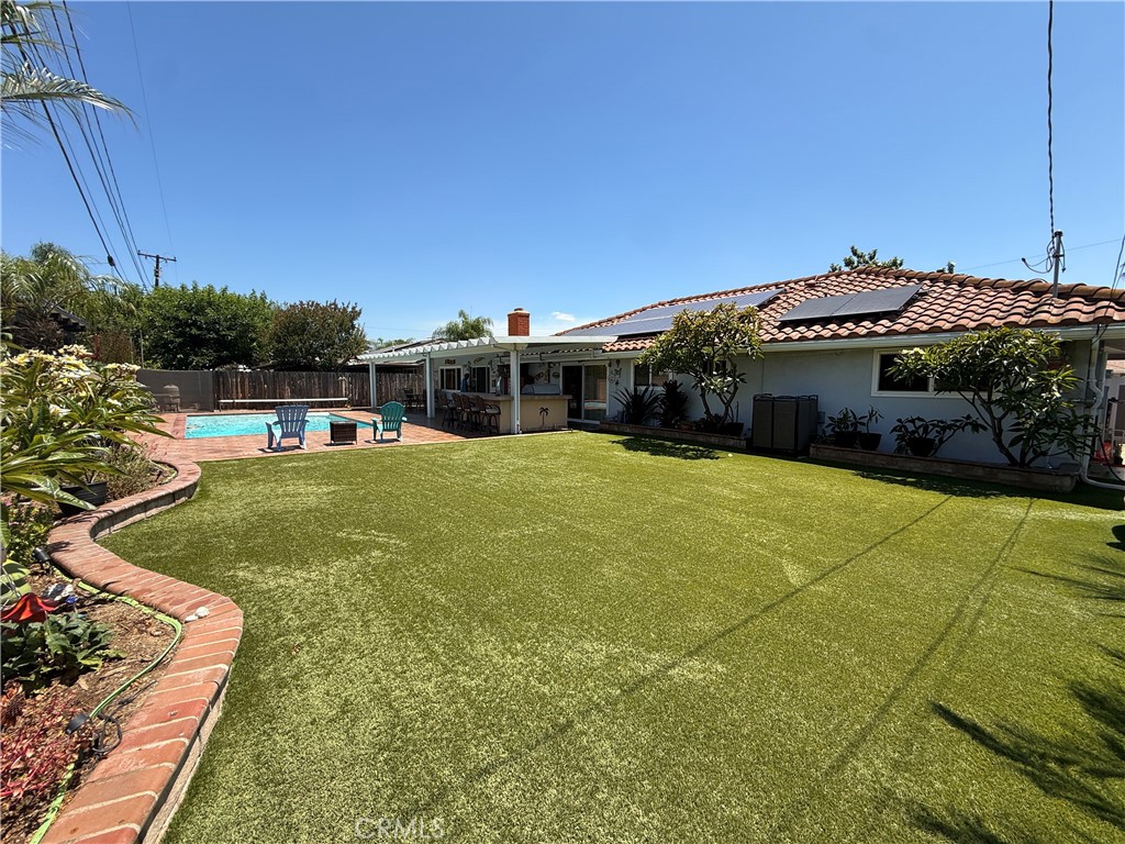 223 N Garsden
