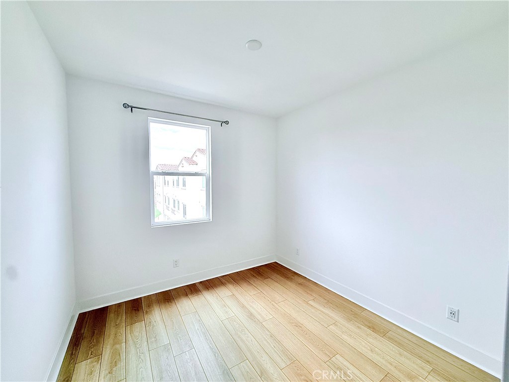 2750 W 182nd 111