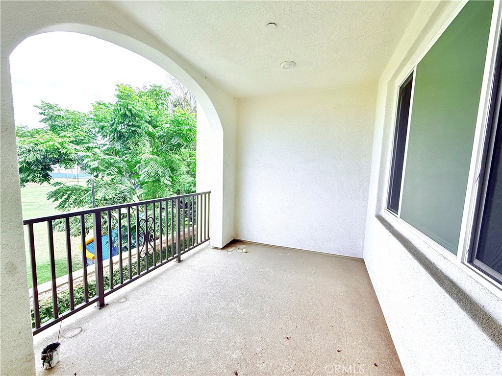 2750 W 182nd 111