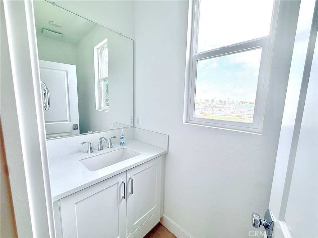 2750 W 182nd 111