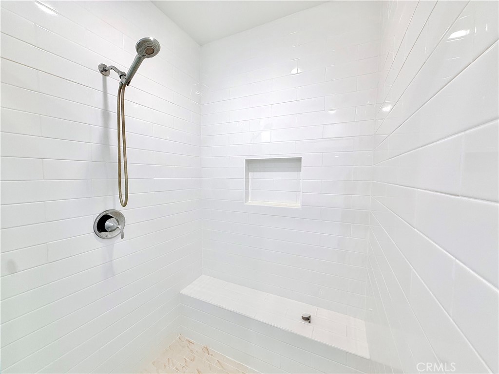2750 W 182nd 111