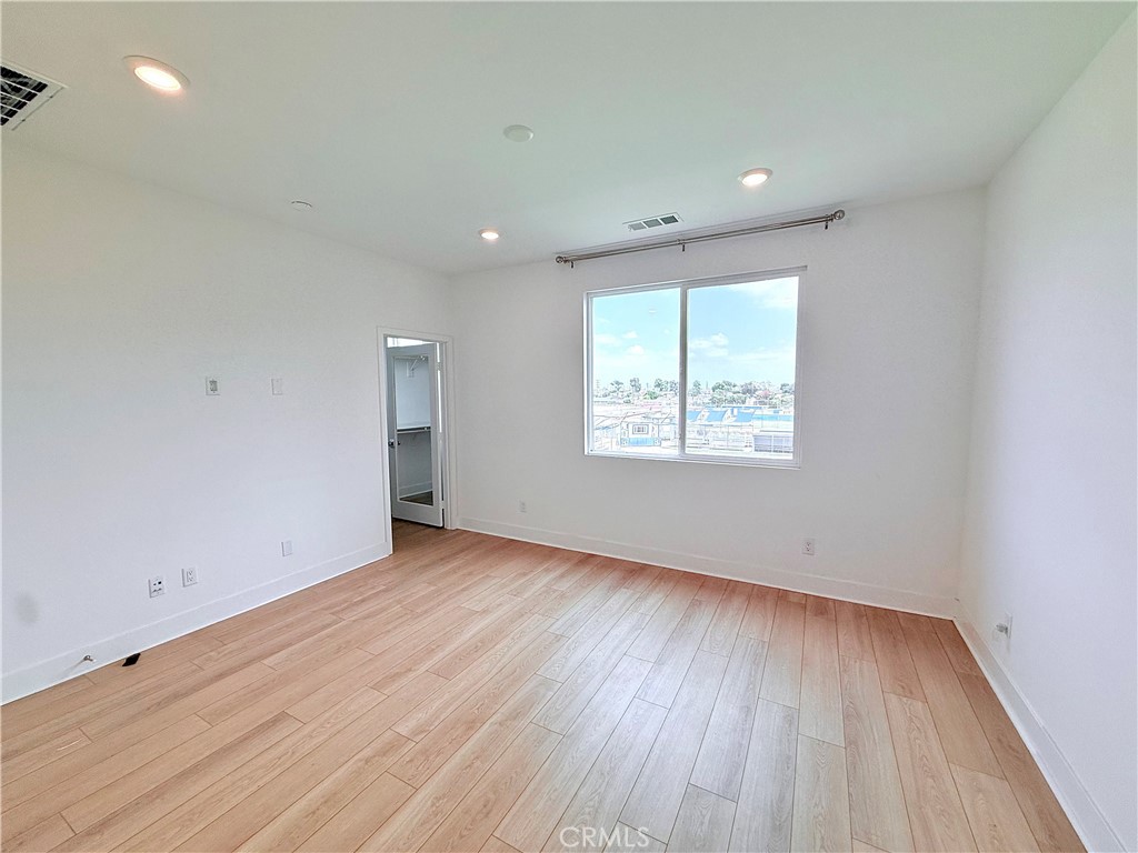 2750 W 182nd 111