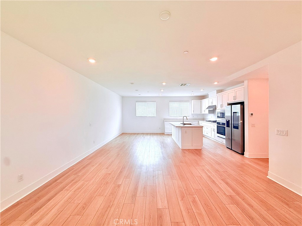 2750 W 182nd 111