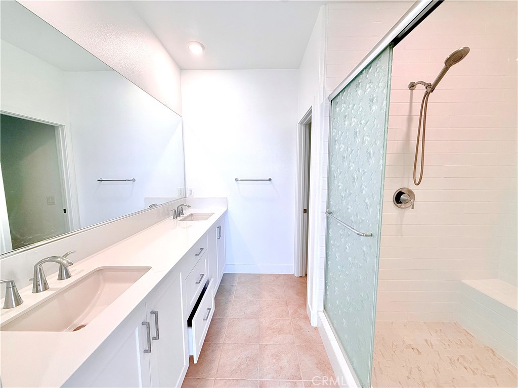 2750 W 182nd 111