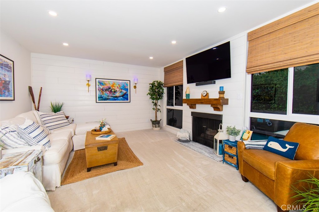 28121 Highridge 305