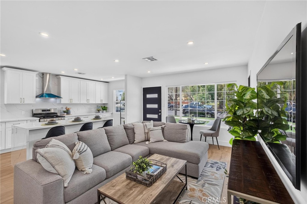 1223 W 23rd