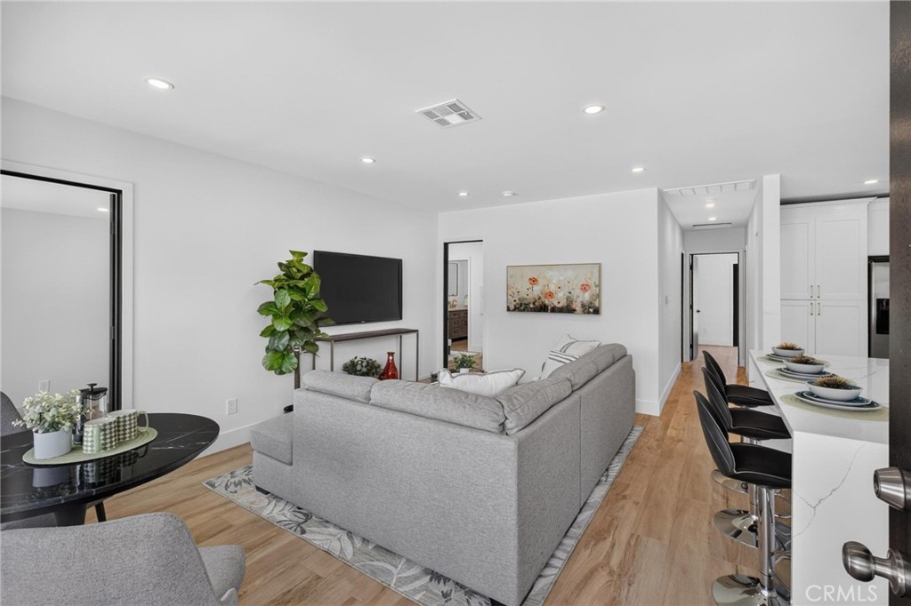 1223 W 23rd