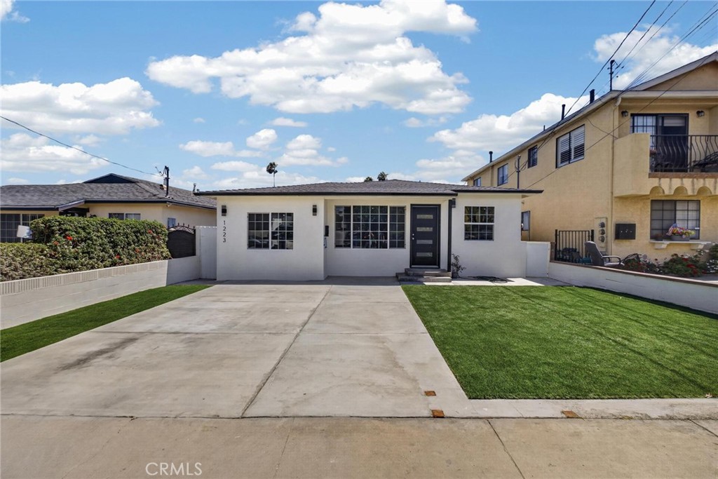1223 W 23rd