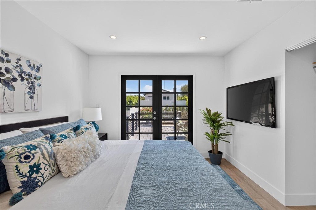1223 W 23rd