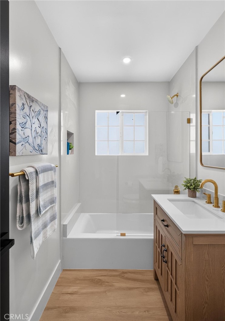 1223 W 23rd