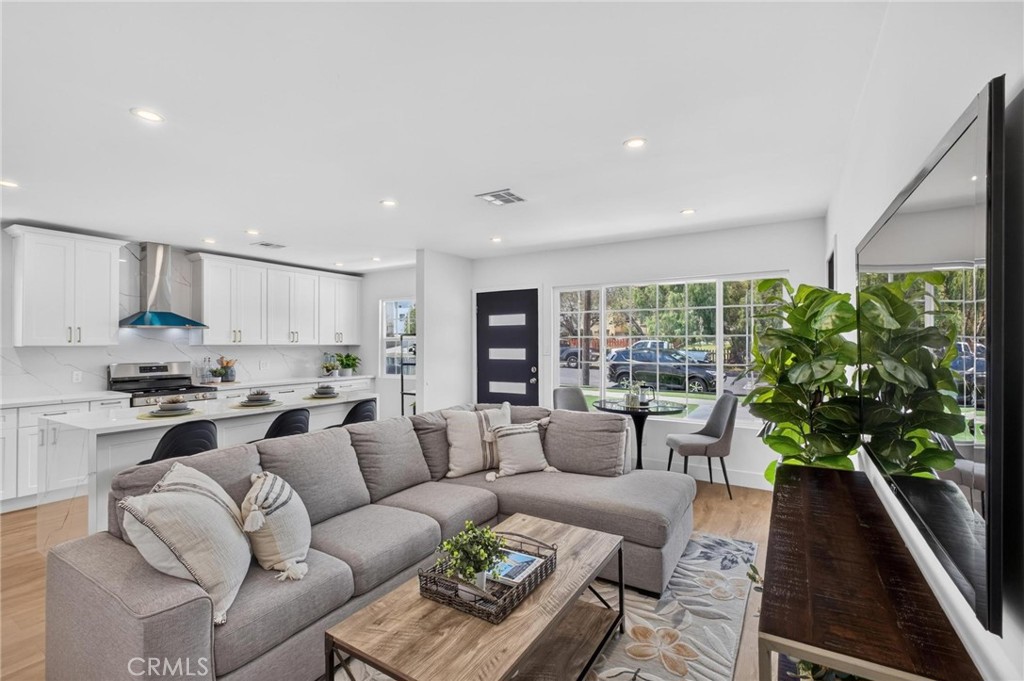 1223 W 23rd