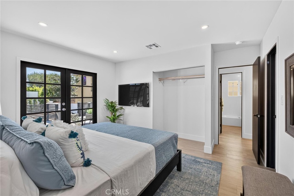 1223 W 23rd