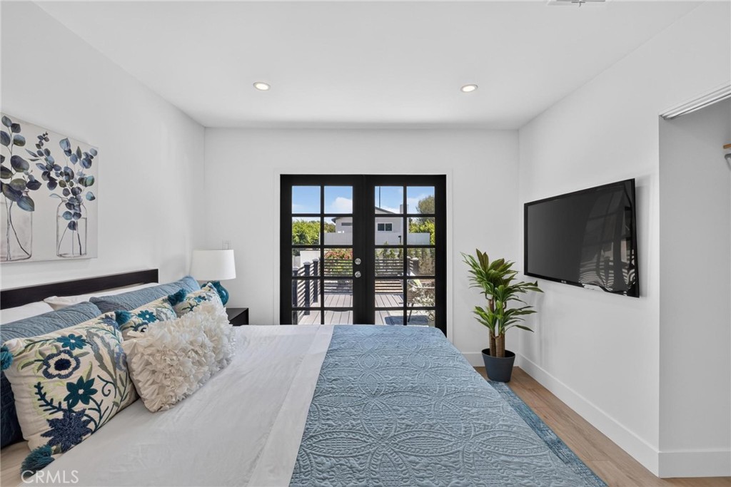 1223 W 23rd