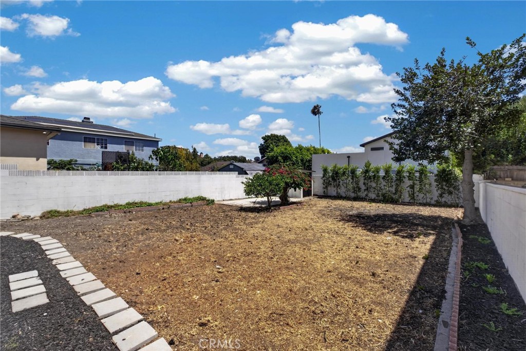 1223 W 23rd