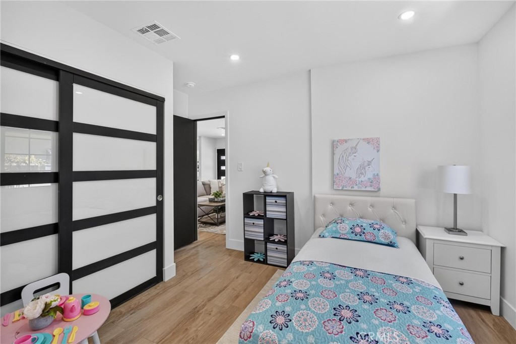 1223 W 23rd
