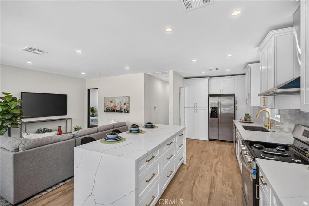 1223 W 23rd