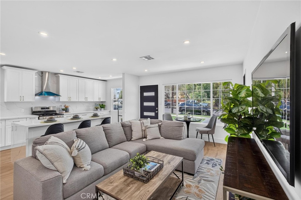 1223 W 23rd