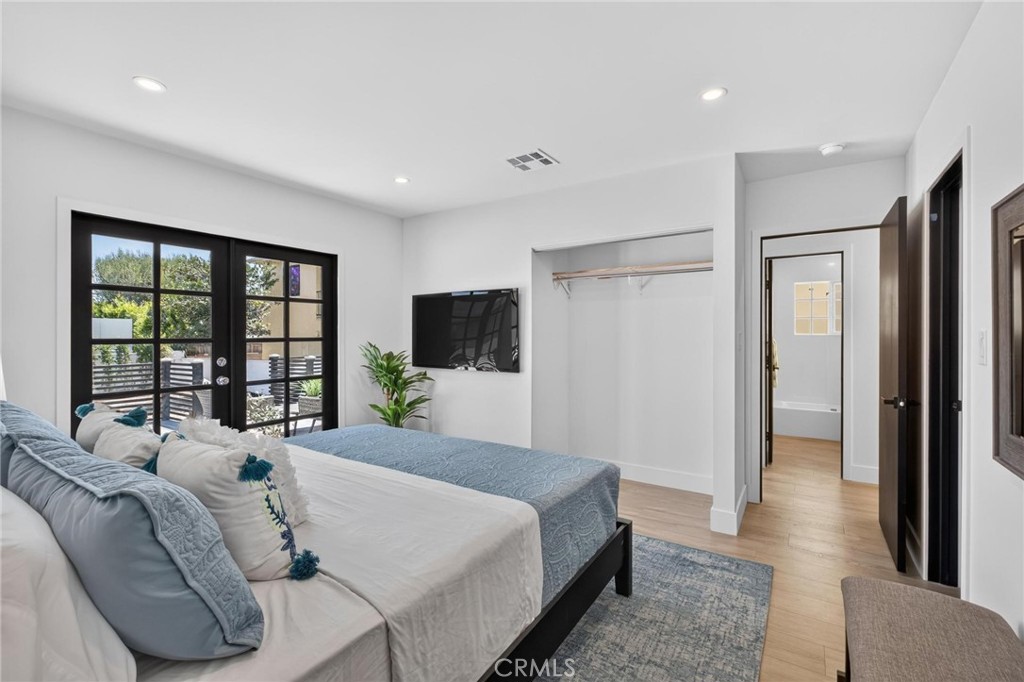 1223 W 23rd