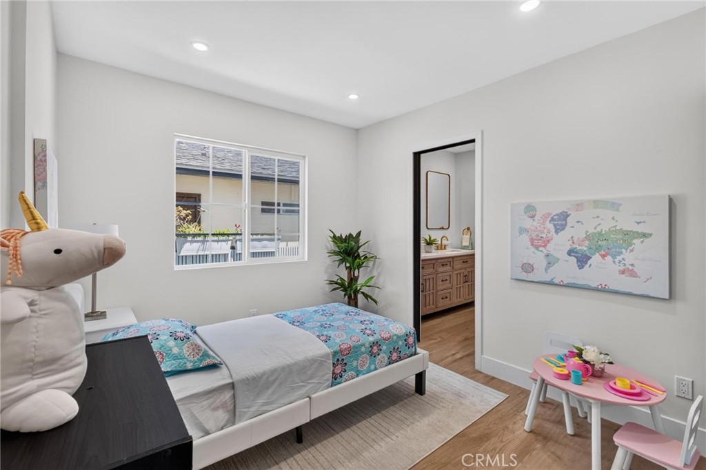1223 W 23rd