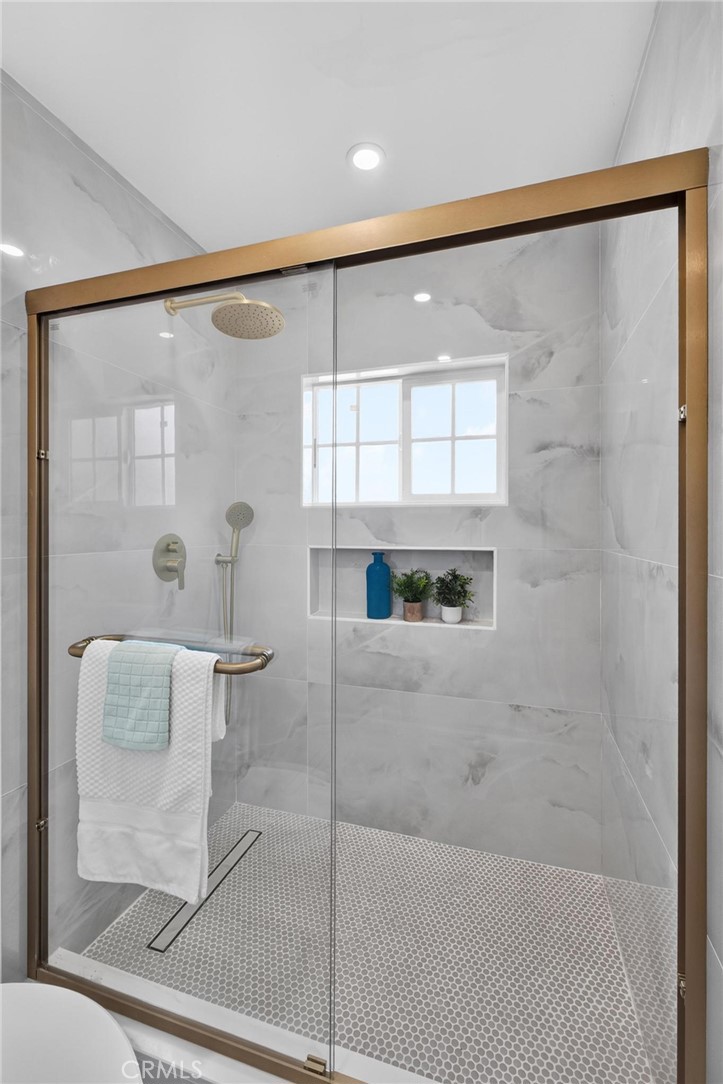 1223 W 23rd