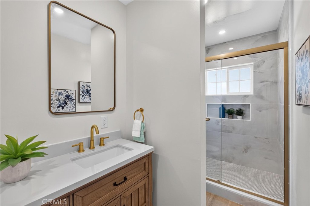 1223 W 23rd