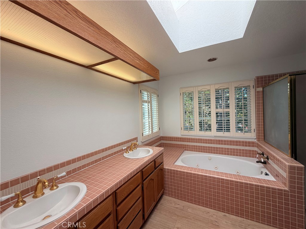 2664 Woodbury