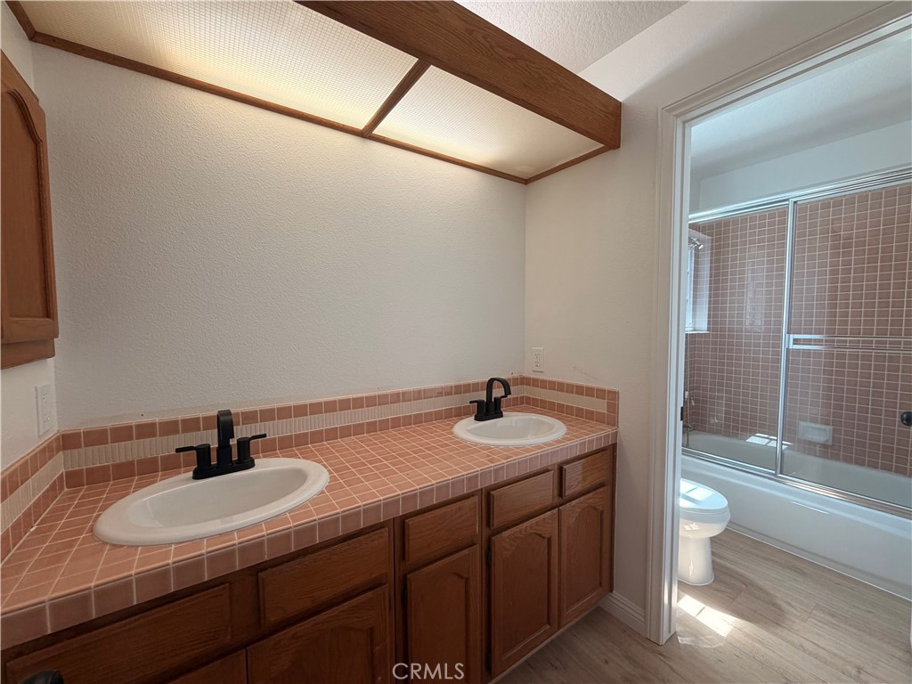 2664 Woodbury