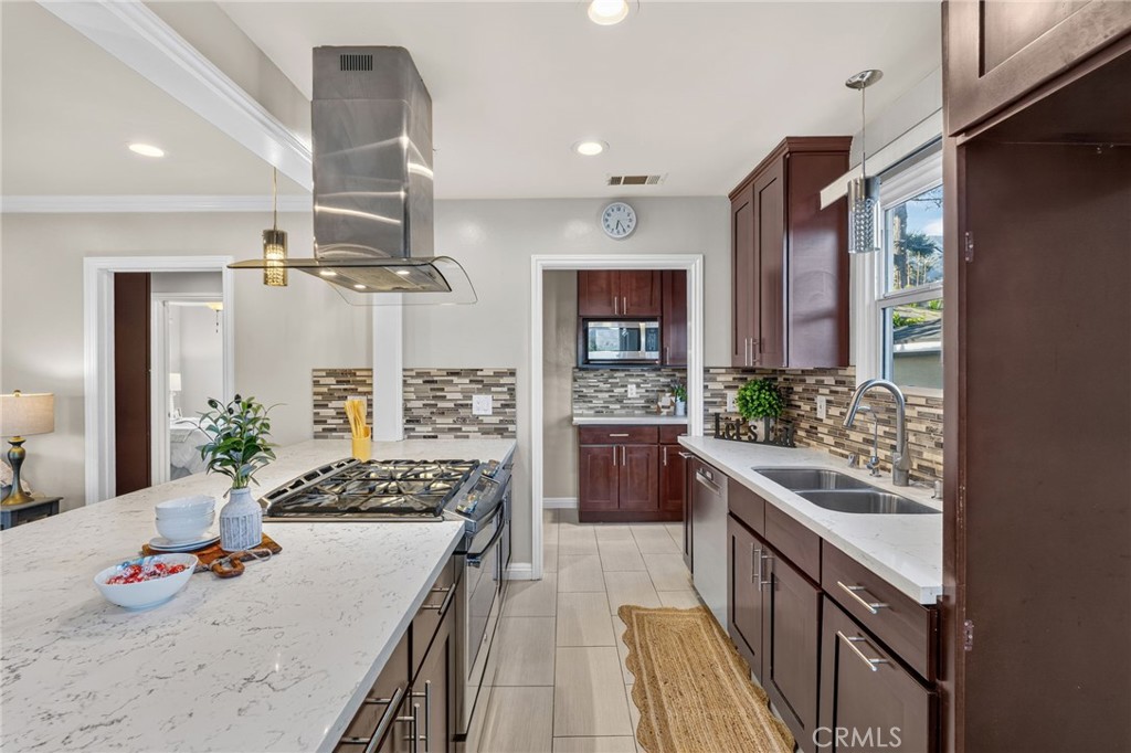 3215 Prospect